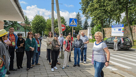 Prie Veisiejų miesto &scaron;v.Jurgio bažnyčios