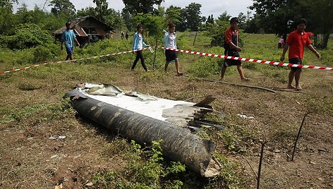 „Lao Airlines“ lėktuvo nuolaužos šalia Mekongo upės