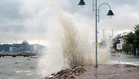 Taifūnas Haiyan siaučia Vietname.