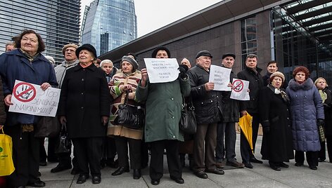 Protestas prie&scaron; seniūnijų naikinimą