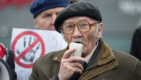 Protestas prie&scaron; seniūnijų naikinimą