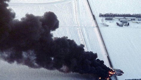 Šiaurės Dakotojoe susidūrus traukiniams kilo gaisras.