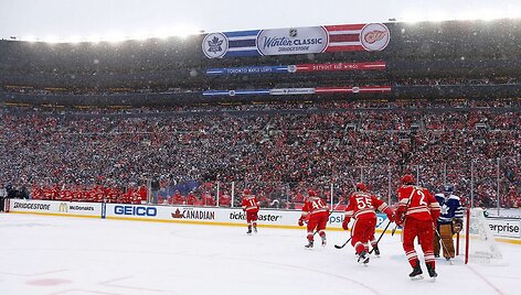 Toronto &bdquo;Maple Leafs&ldquo; ir Detroito &bdquo;Red Wings&ldquo; rungtynės Mičigano stadione