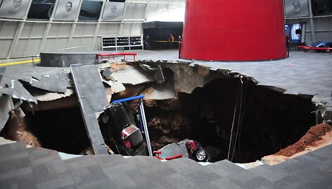 &bdquo;Corvette&ldquo; muziejuje atsivėre smegduobė 