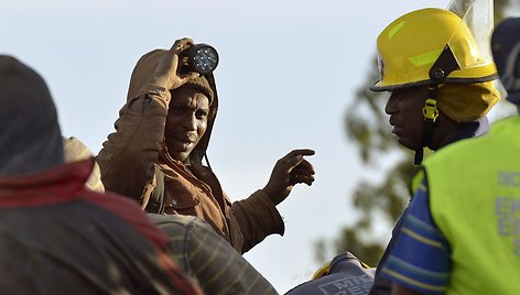 Gelbėjimo darbai nelegalioje Pietų Afrikos Respublikos aukso kasykloje