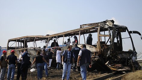 Meksikoje per avariją sudegęs autobusas