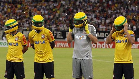 „Corinthians“ futbolininkai paminėjo Ayrtono Senna 20-ąsias mirties metines