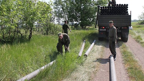 Kryme tiesiamas vandentiekis
