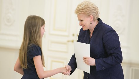 Dalia Grybauskaitė pasveikino TV projekto „Lietuvos tūkstantmečio vaikai“ nugalėtojus.