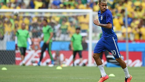 Neymaras ap&scaron;ilinėja prie&scaron; rungtynes su Meksikos rinktine