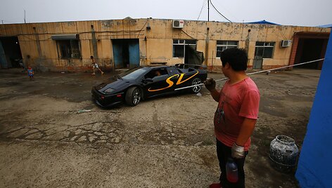 Kinų pagaminta &bdquo;Lamborghini Diablo&ldquo; kopija