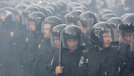 Riau&scaron;ių policija prie Ukrainos parlamento