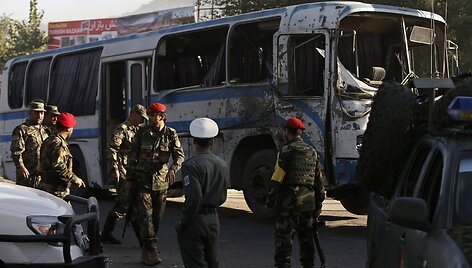 Kabule mirtininkai atakavo armijos autobusus