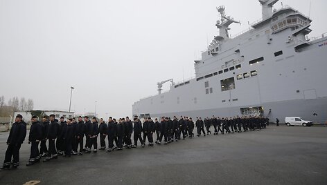 Rusijos jūrų pėstininkai prie laivo &bdquo;Vladivostok&ldquo;