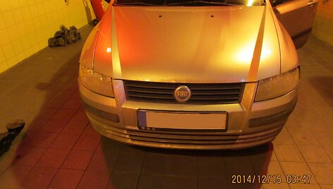 Automobilis, kuriuo buvo vežamos nedeklaruotos komercinės paskirties prekės.