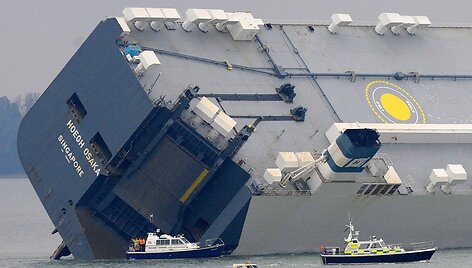 &bdquo;Hoegh Osaka&ldquo; krovininis laivas Laman&scaron;o sąsiauryje