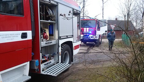 Gaisrinės &scaron;alia daugiabučio