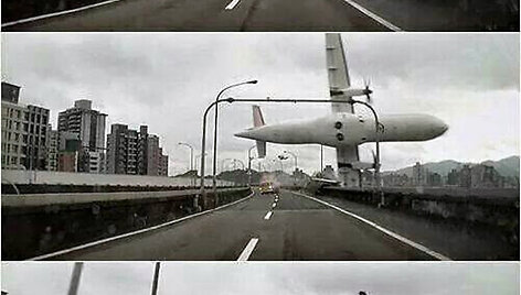 Taivane į upę nukrito &bdquo;TransAsia Airways&ldquo; lėktuvas