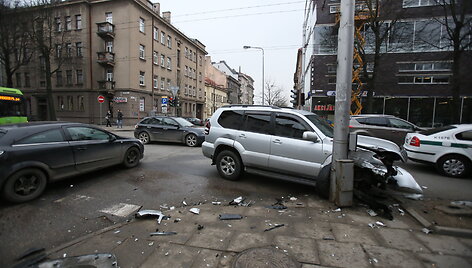 Avarija Kęstučio ir Maironio g. sankryžoje, Kaune.