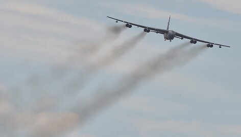 JAV oro pajėgų bombone&scaron;is B-52