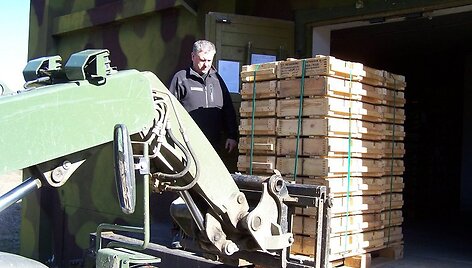 Lietuvos kariuomenė policijai perdavė apie pusę milijono automatiniams &scaron;autuvams skirtų &scaron;audmenų.