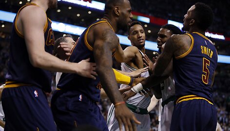 &bdquo;Cleveland Cavaliers&ldquo; ir &bdquo;Boston Celtics&ldquo; krep&scaron;ininikų konfliktas