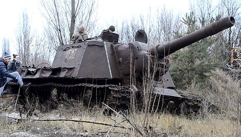 Tankas prie Černobylio atominės elektrinės