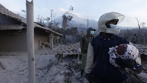 Indonezijoje i&scaron;siveržė ugnikalnis Merapi