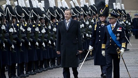Estijos prezidentas Toomas Hendrikas Ilvesas ir &Scaron;vedijos karalius Karlas Gustavas XVI