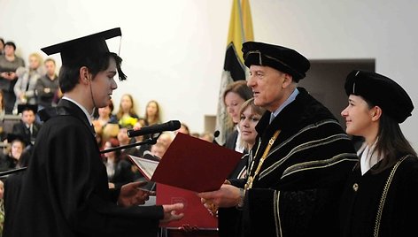 Diplomų įteikimo ceremonija
