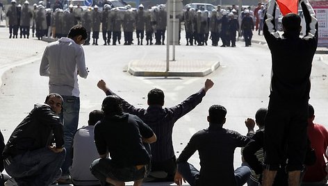 Protestuotojai ir riaušių policija