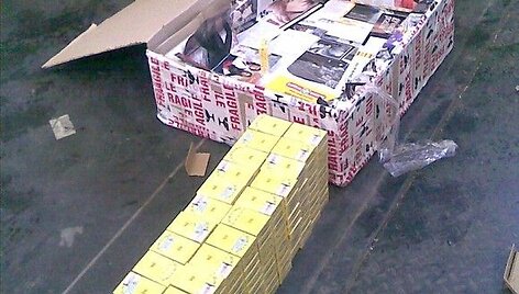 Paslėptos kontrabandinės cigaretės