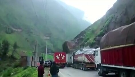 58b81885ef221video_58b815b272445