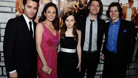 Thomas Dekkeris, Diane Lane, Kaitlyn Dever, Patrickas Fugitas ir Nickas Eversmanas