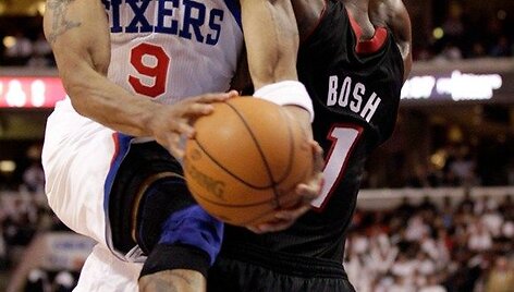 Andre Iguodala ir Chrisas Boshas