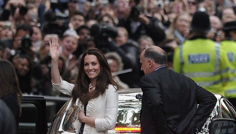 Kate Middleton atvyko į „The Goring“ viešbutį.