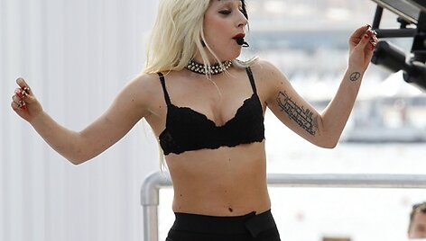 Lady Gaga repeticijoje prie&scaron; koncertą