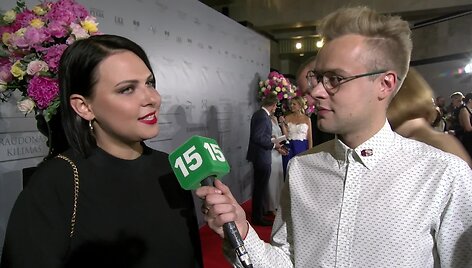 15min-kalbino-jubiliejiniu-apdovanojimu-sidabrine-gerve-svecius