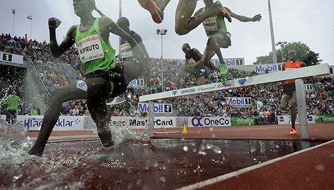 Vyrų 3000 metrų bėgimo su kliūtimis rungties akimirka