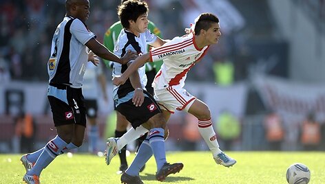 Erik Lamela (de&scaron;inėje)