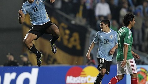 Alvaro Pereira (kairėje) džiaugiasi įvarčiu.