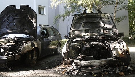 Sudegę automobiliai