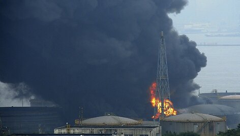Gaisras &bdquo;Petrochina&ldquo; naftos perdirbimo gamykloje