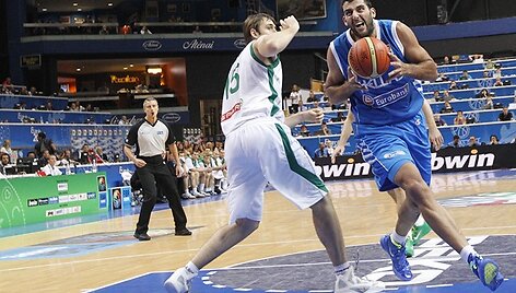 Ioannis Bourousis (su kamuoliu)