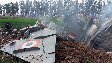 Nukritęs Indijos oro pajėgų naikintuvas MiG-21