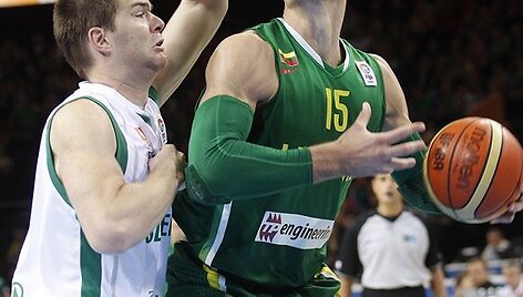 Robertas Javtokas (de&scaron;inėje)