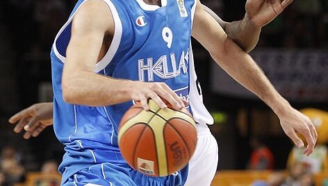 Antonios Fotsisas (su kamuoliu)