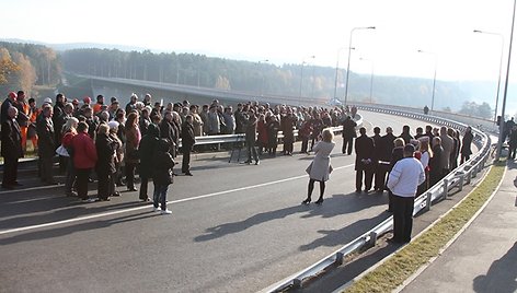 Lietuvos tūkstantmečio tilto atidarymo akimirka