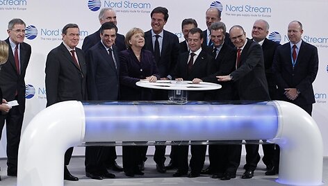 Rusijos ir Vokietijos dujų magistralės &bdquo;&Scaron;iaurės srautas&ldquo; atidarymo akimirka