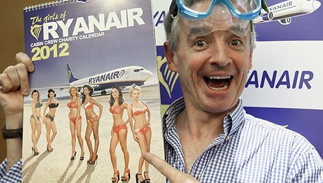 Michaelas o'Leary pristatė 2012-ųjų &bdquo;Ryanair&ldquo; kalendorių.